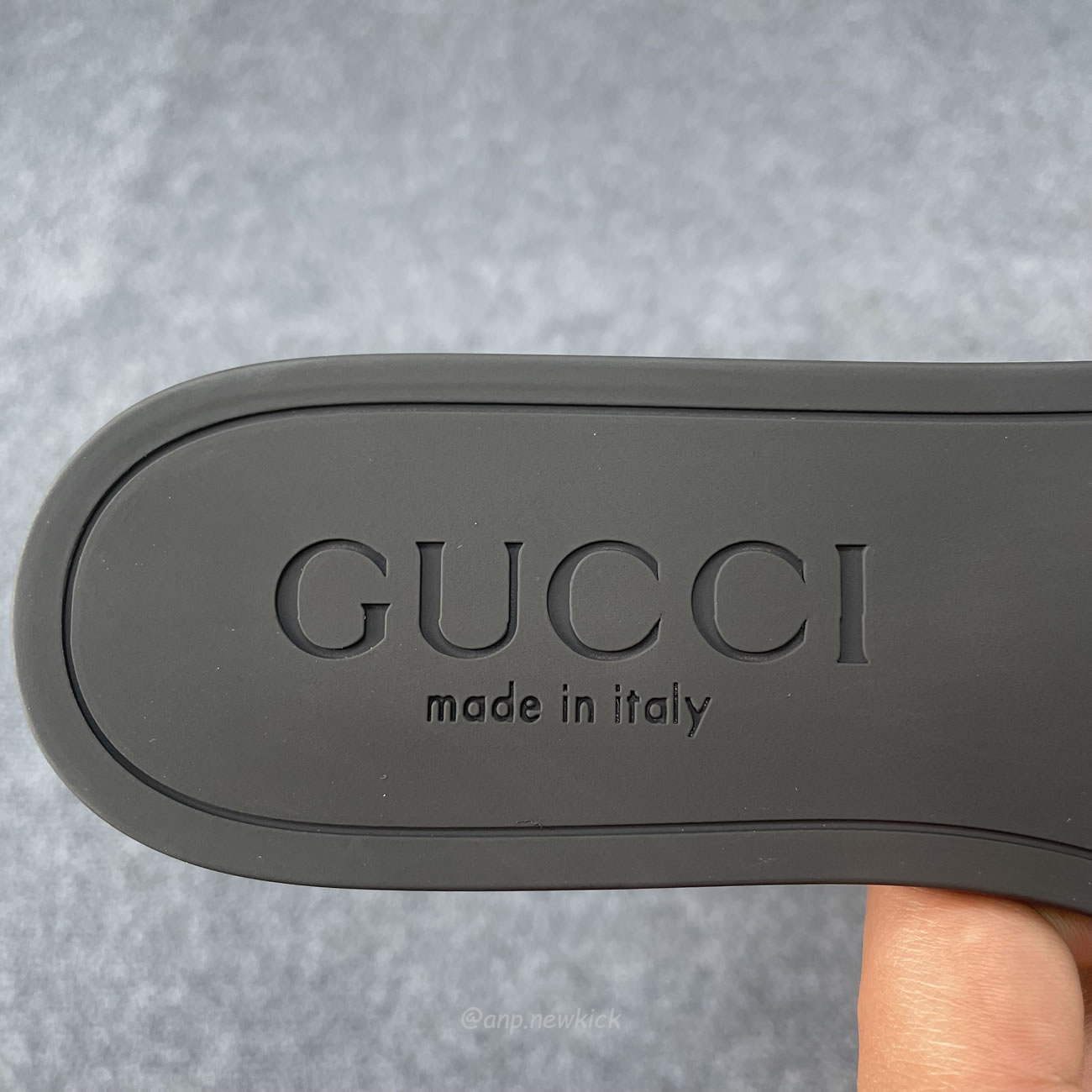 Gucci Interlocking G Flat Bottom Rubber Slipper (12) - newkick.cc